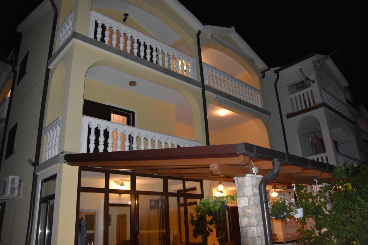 Apartments Villa Macola Trogir Luaran gambar