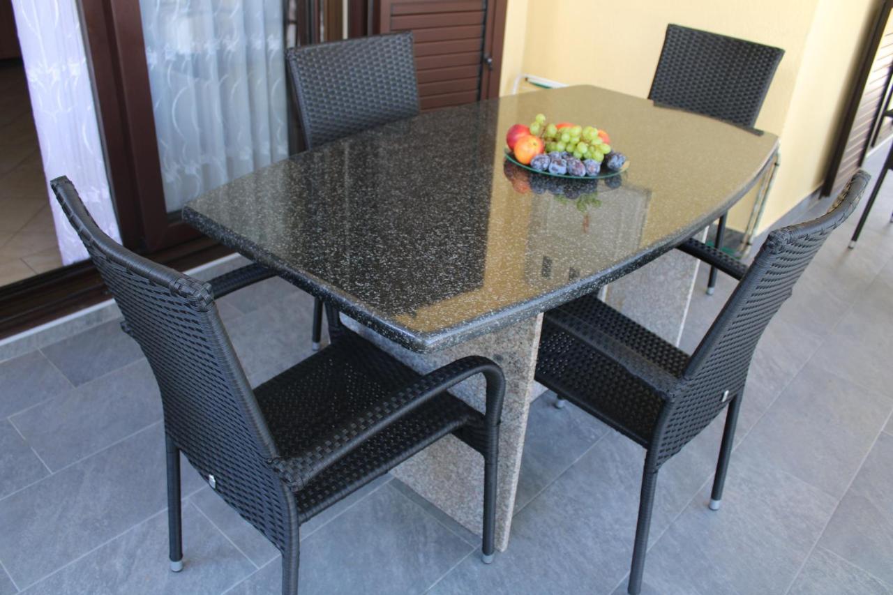 Apartments Villa Macola Trogir Luaran gambar