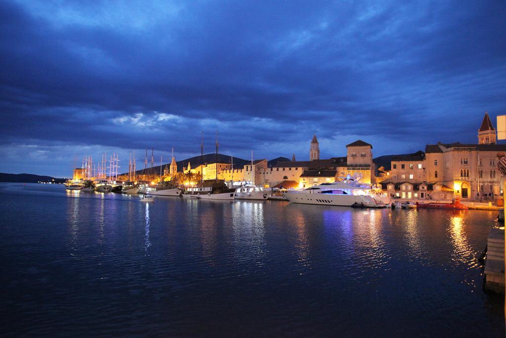 Apartments Villa Macola Trogir Luaran gambar
