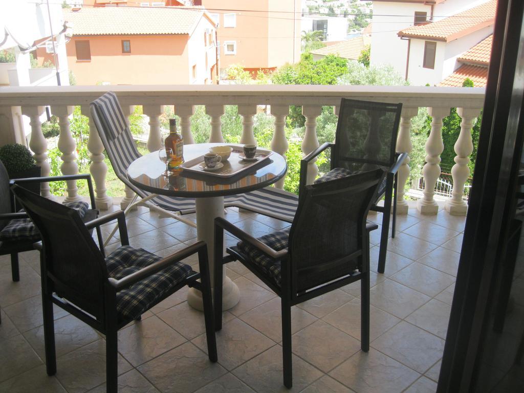 Apartments Villa Macola Trogir Luaran gambar