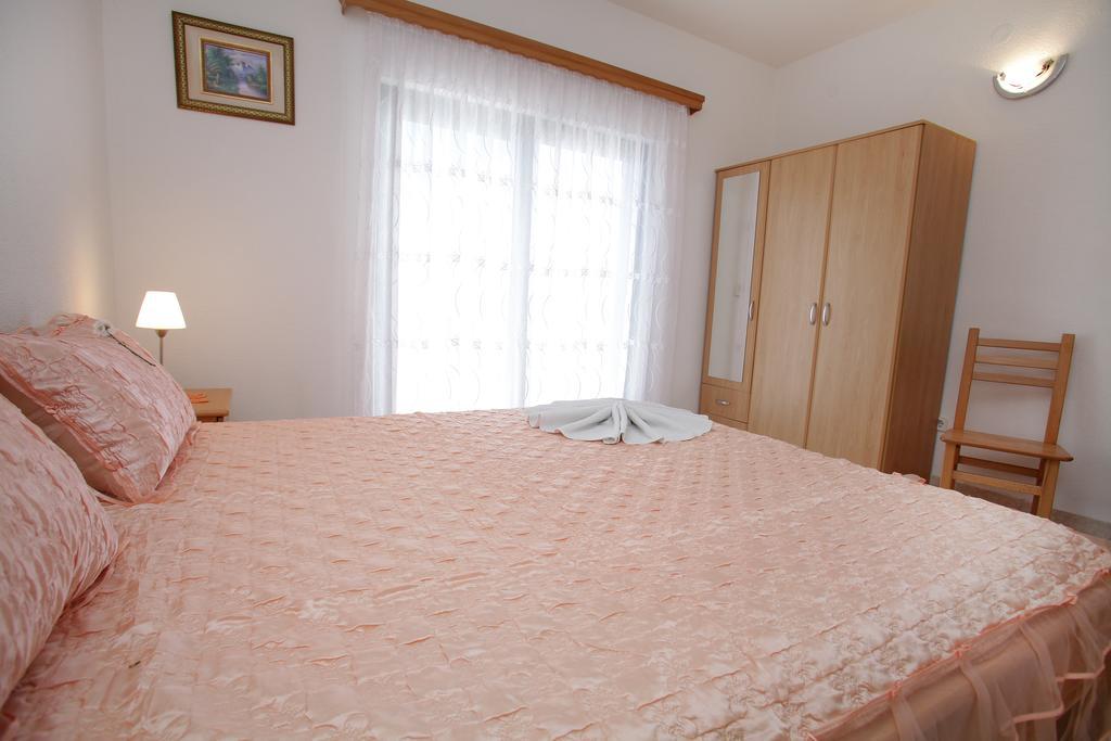 Apartments Villa Macola Trogir Luaran gambar