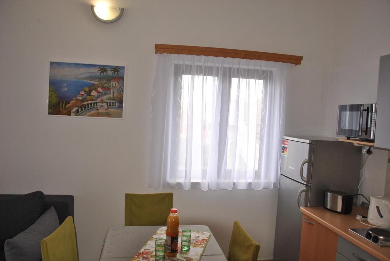 Apartments Villa Macola Trogir Luaran gambar