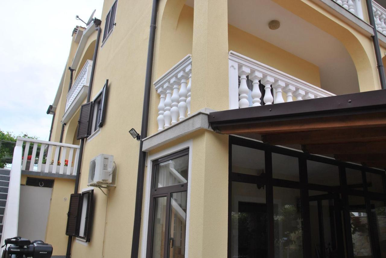 Apartments Villa Macola Trogir Luaran gambar